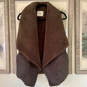 Velvet by Graham and Spencer Sherpa Vest Size S